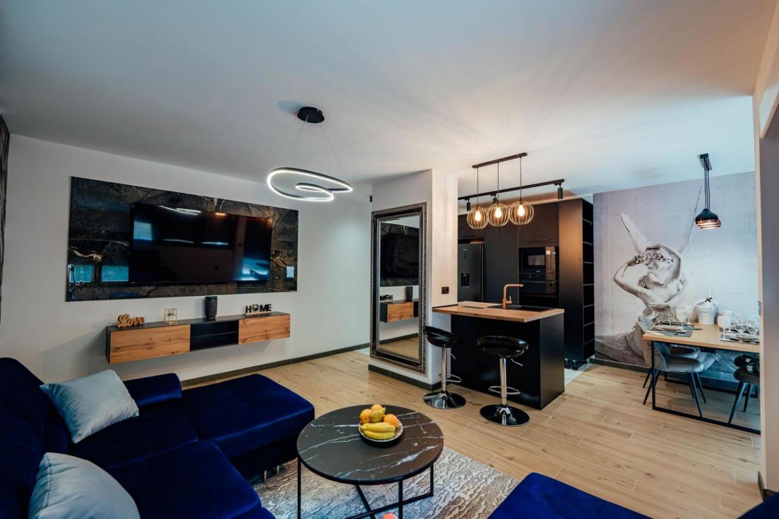 Black Queen Apartment Split Exterior photo